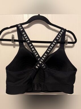 Under Armour Black Strappy Cross-Back Medium Support Sports Bra